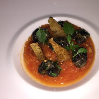 Le Minipalais - Yummy sautéed  snail in tomatoes compote - French Near Me - Paris, 75
