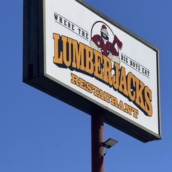 Sign easily seen from I5