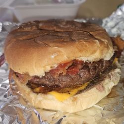 Cow A Bun Go - Bacon cheeseburger