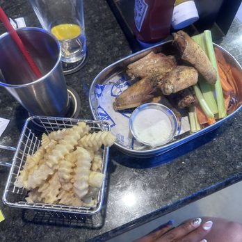 Five Iron Golf - Wings and fries - Venues & Event Spaces Near Me - Atlanta, Georgia