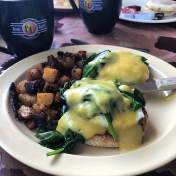 BB’s Bagels - Florentine Benedict with home fries - Breakfast & Brunch Near Me - Alpharetta, Georgia BB’s Bagels - Florentine Benedict with home fries - Breakfast & Brunch Near Me - Alpharetta, Georgia