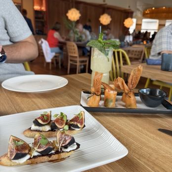 Lana - Black Mission Fig Bruschetta & Prawn Spring Rolls - American Near Me - Solana Beach, California
