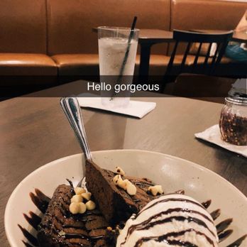 Venice Kitchen - Brownie ice cream sundae with white chocolate chips - Pizza Near Me - Memphis, Tennessee Venice Kitchen - Brownie ice cream sundae with white chocolate chips - Pizza Near Me - Memphis, Tennessee