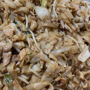 Sunrise Kitchen - Chicken chow fun - Chinese Near Me - Fresno, California