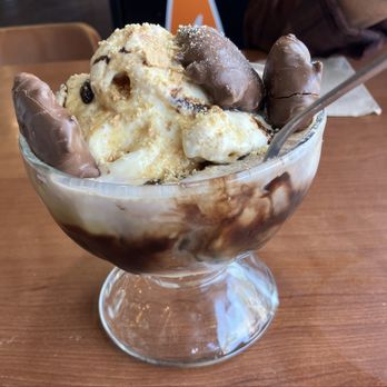 Chocolate Cafe - Turtle sundae.  It was awesome. - Chocolatiers & Shops Near Me - Saint Joseph, Michigan