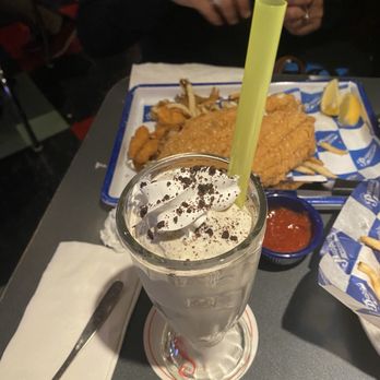 Pappas Burger - Oreo milkshake and Fried Catfish - Burgers Near Me - Houston, Texas