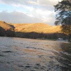 Linda's River Shuttles - Deschutes River near Maupin, OR