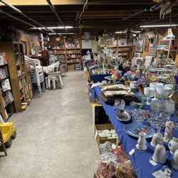Yvonne Marie's Antique Mall - Inside