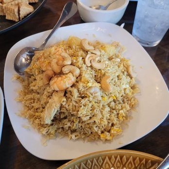 Eggplants Thai Cuisine - Pineapple fried rice - Thai Near Me - Temecula, California Eggplants Thai Cuisine - Pineapple fried rice - Thai Near Me - Temecula, California