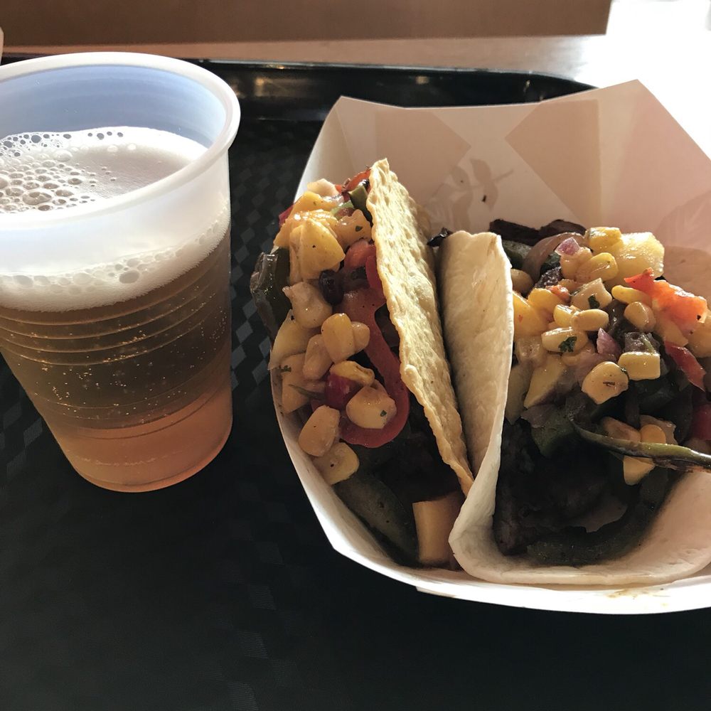 Final tacos for 2017! #tacolove #tacoflavoredkisses Final tacos for 2017! #tacolove #tacoflavoredkisses