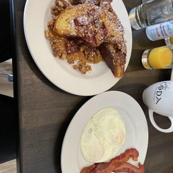 Cafe Coda - Maple bacon French toast with caramelized walnuts - Music Venues Near Me - Chico, California