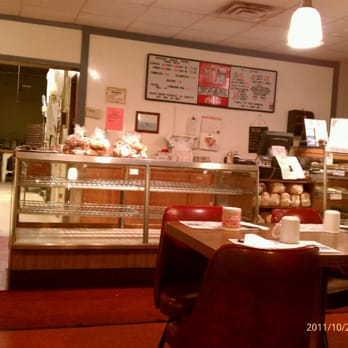 H & H Bakery & Restaurant - the interior of the restaurant - Bakeries Near Me - Pinconning, Michigan