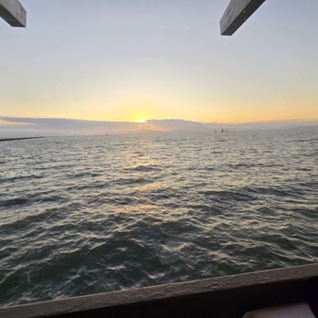 Skates On The Bay - Seafood Near Me - Berkeley, California