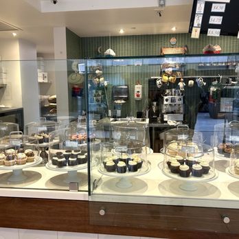 La Luna Cupcakes - Desserts Near Me - San Francisco, California La Luna Cupcakes - Desserts Near Me - San Francisco, California