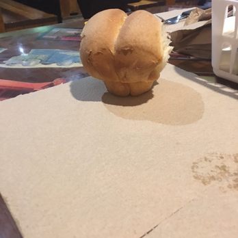 Lamberts Cafe - Giant yummy warm rolls - American Near Me - Sikeston, Missouri