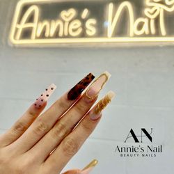 Annie’s Nails