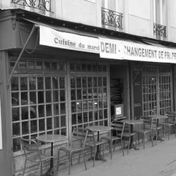 La Cantine - Facade en noir et blanc...