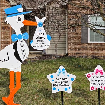 Jenny's Storks - Welcome Home Stork with two sibling stars - Signmaking Near Me Jenny's Storks - Welcome Home Stork with two sibling stars - Signmaking Near Me