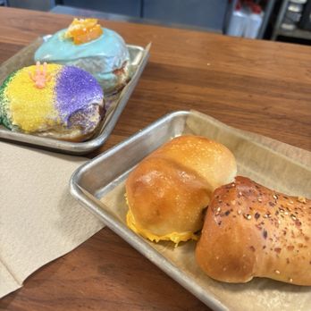 District Donuts Sliders Brew - Muses & King Cake Donut and kolaches - Coffee & Tea Near Me - New Orleans, Louisiana