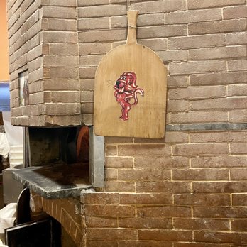 Il Leone Rosso - Brick oven - Bars Near Me - Sorrento, NA