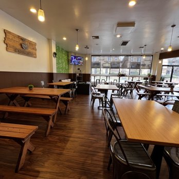 B Nutritious - Interior - Asian Fusion Near Me - El Monte, California