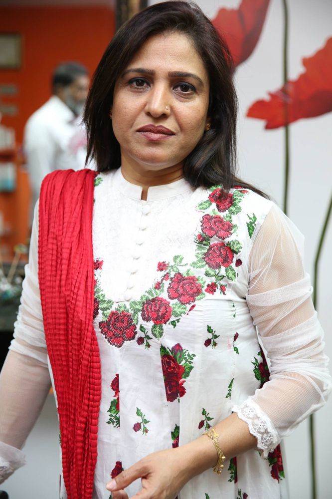 LIVE IN STYLE THREADING SALON Updated August 2024 27 Photos 5006