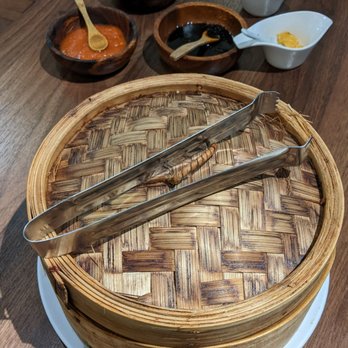 Momo Hut & Gardens - Momos - Himalayan/Nepalese Near Me - Toronto, Ontario