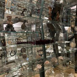 Museu Romântico da Quinta da Macieirinha - Room of natural items and A LOT OF MIRRORS