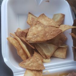 Papi's Taqueria - Chips, either burnt or using burnt oil