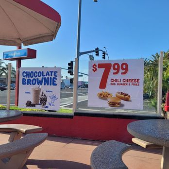 Wienerschnitzel - Promo $7.99 ... - Fast Food Near Me - Huntington Beach, California Wienerschnitzel - Promo $7.99 ... - Fast Food Near Me - Huntington Beach, California