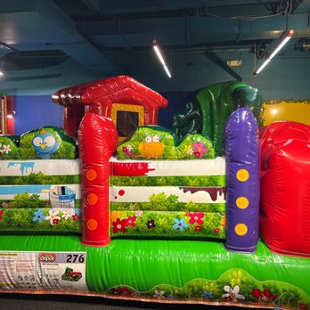 Hop Hop Playground - Lots of nice, big bouncy houses! - Indoor Playcenter Near Me - Hayward, California Hop Hop Playground - Lots of nice, big bouncy houses! - Indoor Playcenter Near Me - Hayward, California