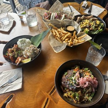 Ono Kitchen and Bar - Chow Funn 炒粉 (chicken), Garlic Shrimp lunch plate, Fries (so good!), Bao (vegan), Salad (marinated fried tofu). - Noodles Near Me - Bellingham, Washington Ono Kitchen and Bar - Chow Funn 炒粉 (chicken), Garlic Shrimp lunch plate, Fries (so good!), Bao (vegan), Salad (marinated fried tofu). - Noodles Near Me - Bellingham, Washington