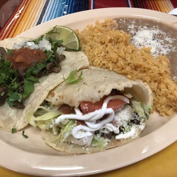 Antojitos Rincon de Guanajuato - Steak Gordita and steak taco - Mexican Near Me - Tustin, California
