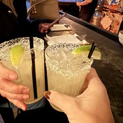 Phil's - Happy hour Margarita