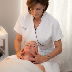 A French Touch Salon - Certified SOTHYS Paris Facials