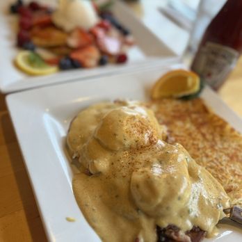 Pete's Egg Nest - Western Eggs Benedict (corned beef hash) - Breakfast & Brunch Near Me - Seattle, Washington Pete's Egg Nest - Western Eggs Benedict (corned beef hash) - Breakfast & Brunch Near Me - Seattle, Washington