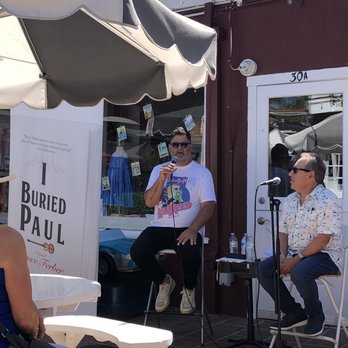 DIESEL, A Bookstore - Bookstores Near Me - Santa Monica, California