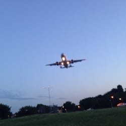 Best Plane View Park - Plane flying in