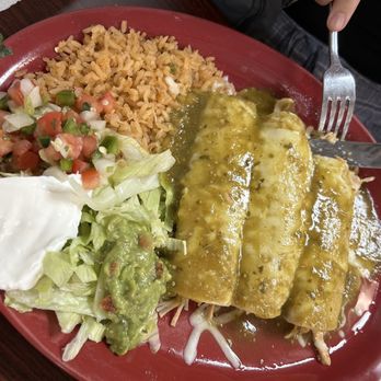 El Potro Restaurant - Enchiladas Verdes de Pollo - Mexican Near Me - St. Louis, Missouri