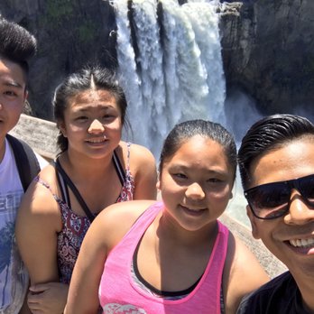 Snoqualmie Falls - Love my nieces & nephew 5/27/2017 - Parks Near Me - Snoqualmie, Washington