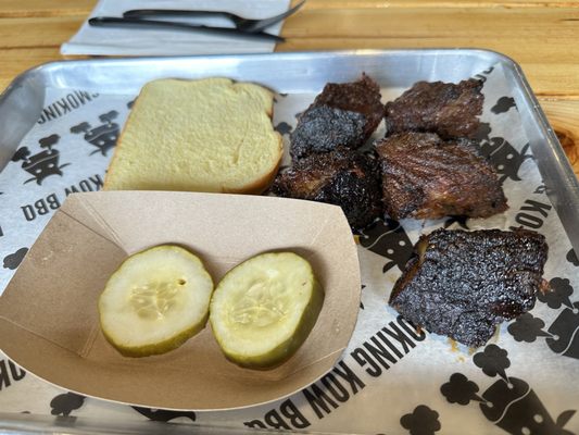 Smoking Kow BBQ by null