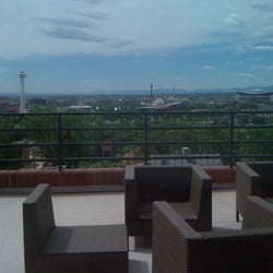 Lower Highlands Dermatology - Patio outside waiting room