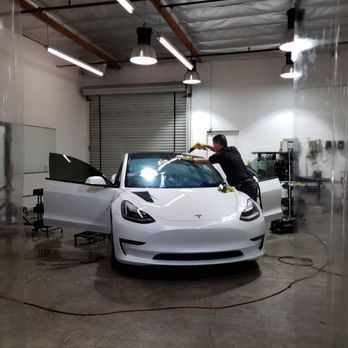 Tint Zone - Passenger side shows 3m Crystalline 20, driver side shows no tint. - Car Window Tinting Near Me - Irvine, California Tint Zone - Passenger side shows 3m Crystalline 20, driver side shows no tint. - Car Window Tinting Near Me - Irvine, California