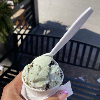Scoop - Mint cookies and cream - Ice Cream & Frozen Yogurt Near Me - Richmond, Virginia