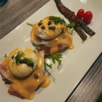 Pancake - Long Beach - Prosciutto Benedict - Breakfast & Brunch Near Me - Long Beach, California