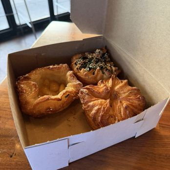 La Tour Cafe - Cafes Near Me - Honolulu, Hawaii
