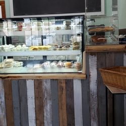 Pappy’s Bakery - Bakery case