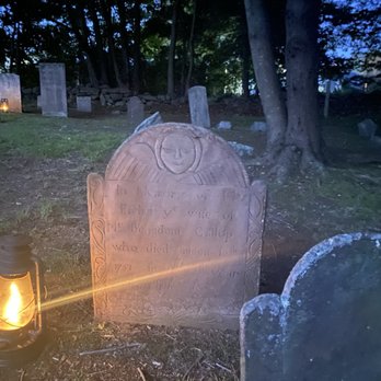 Seaside Shadows - One of the many sites on the graveyard ghost tour dating back hundreds of years! - Historical Tours Near Me