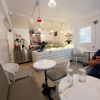 Waikiki Tea - Interior seating - Desserts Near Me - Honolulu, Hawaii Waikiki Tea - Interior seating - Desserts Near Me - Honolulu, Hawaii