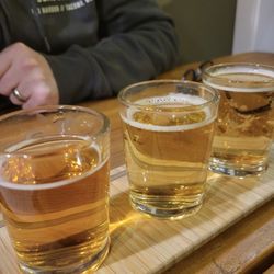 Crush Cider Cafe - The cider tray we got from Crush Cider!